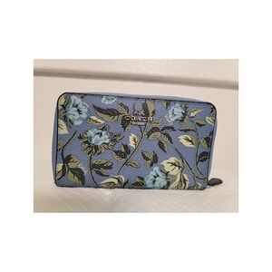 Coach Leather Zip Wallet